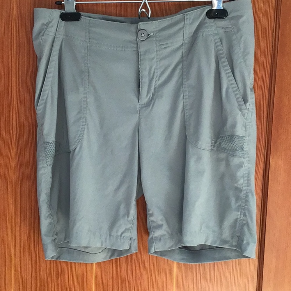 Columbia Gray Outdoor/ Hiking Shorts - Omni-Shield